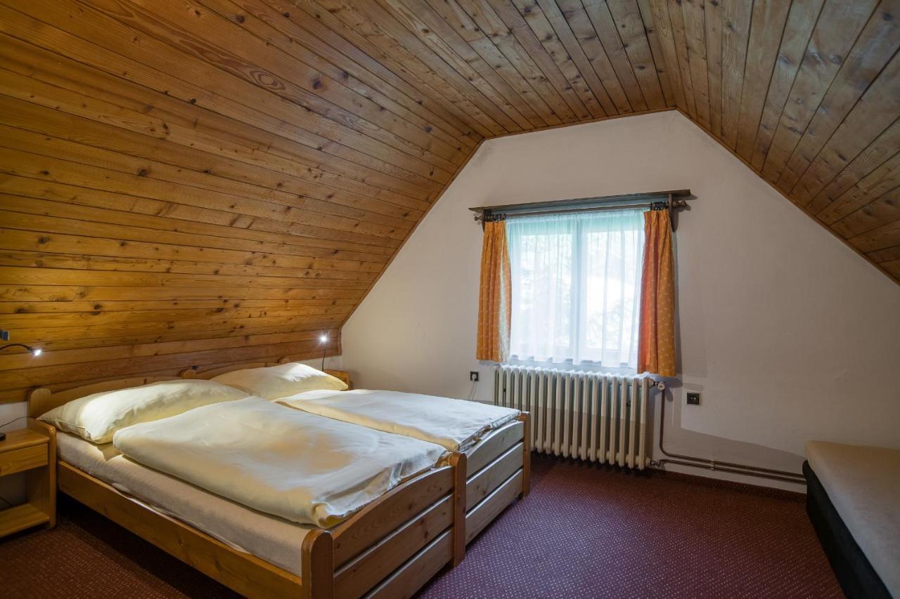 Samostatný mezonetový apartmán s dvěmi ložnicemi a vlastní krytou terasou a sdíleným bazénem Rudník Exterior foto